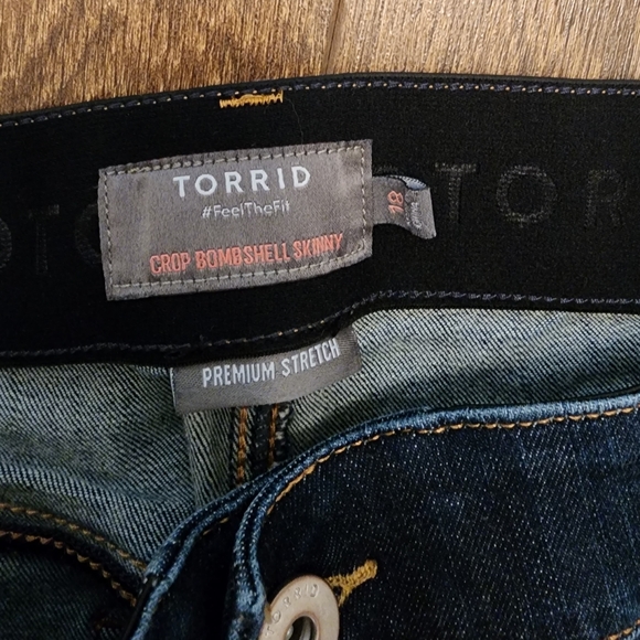 Torrid Cropped Bomshell Jeans, Dark Wash - Picture 3 of 3